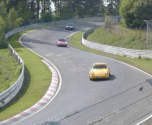 0305 Dogging 911s into Brunchen 2.JPG