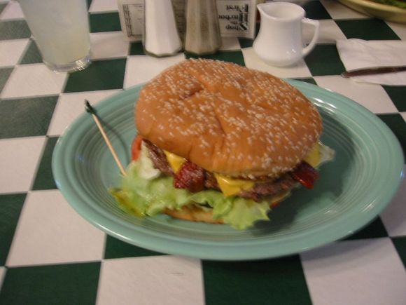 bacon cheeseburger.JPG