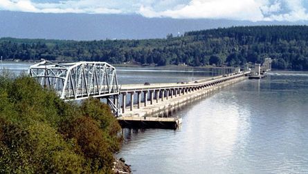 Hood Canal floating bridge.jpg