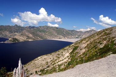 mount-st-helens-national-volcanic-monument-wa411.jpg