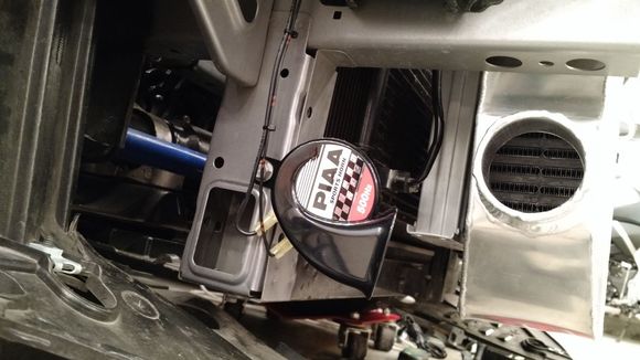 PIAA horns install passenger side