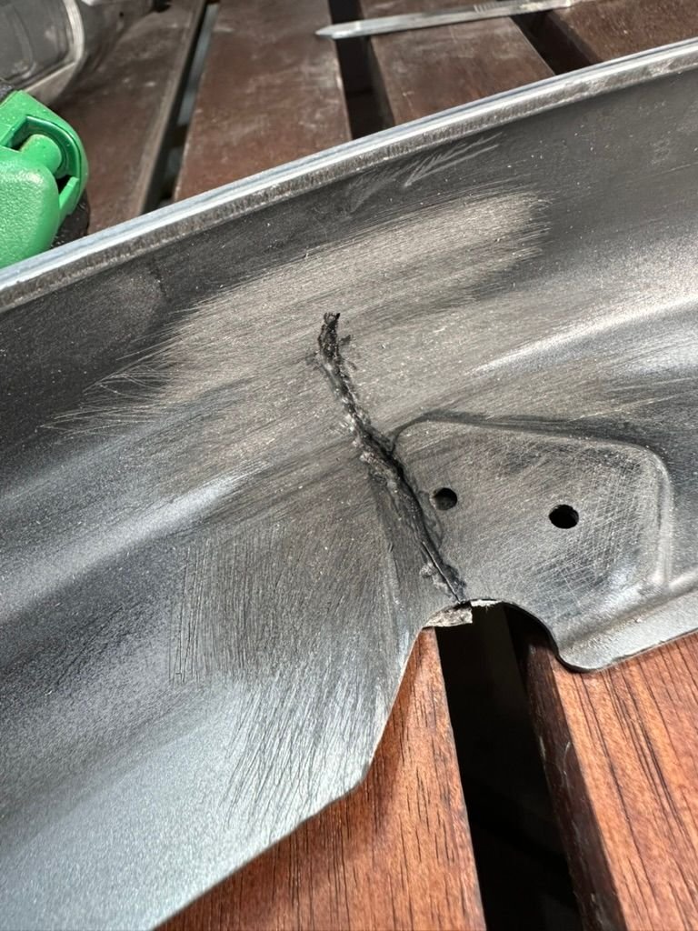 Made a shallow bevel to see the crack clearer. 