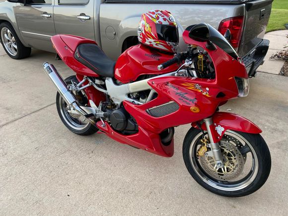 Days after new lower came in and after a nice ride.  Back in love with my lasted Superhawk