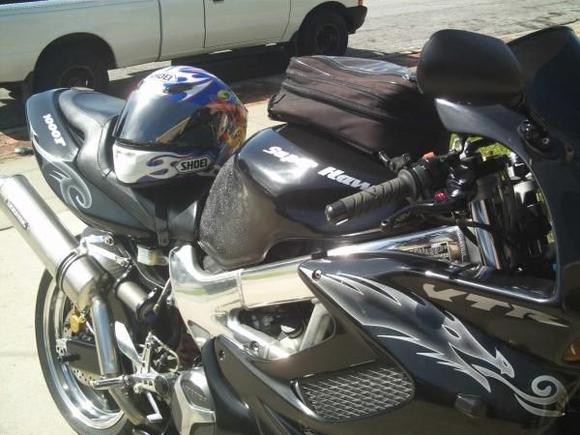 HELMET AND DRAGON