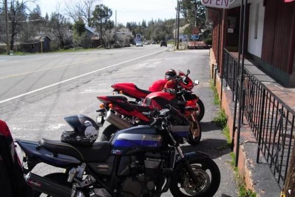 Outside of 88 giant burgers in Pioneer