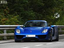 Blue Porsche 918 Spyder. By Marcel Schablitzky Photo