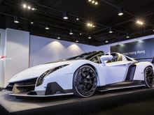 White Veneno Roadster. By Kirara Stanley Photography