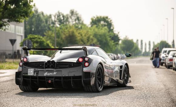 Huayra BC. Facebook: SwissRichStreets