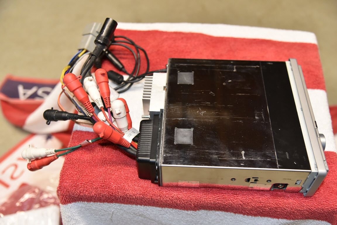 Clarion M309 Marine AM/FM/CD Boat Radio Din Detachable Face - $50 - The