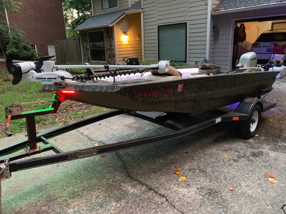 fs: excell 16 ft duck / fishing boat loaded - the hull