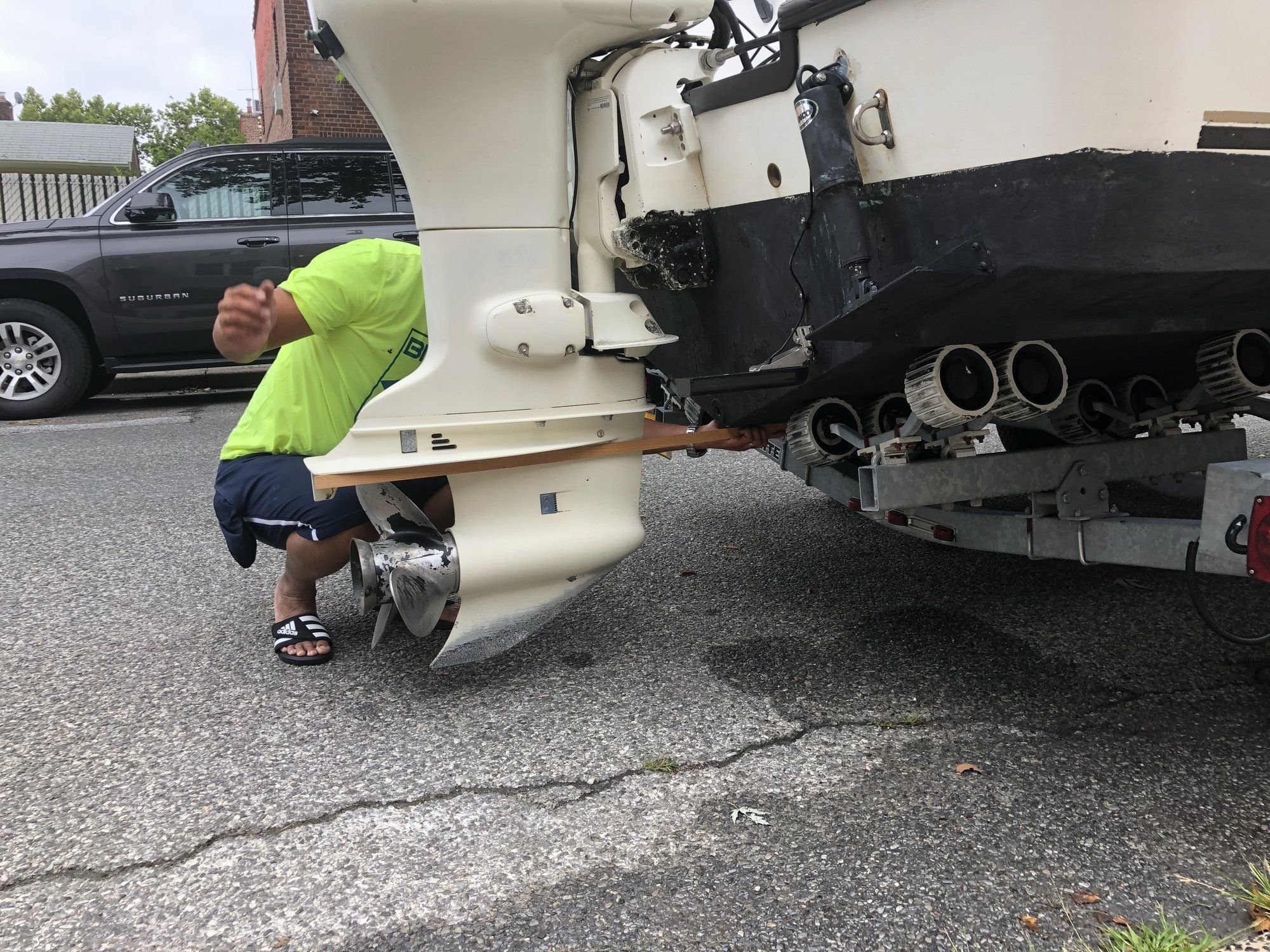 Water spraying up motor into transom CANNOT find fix The Hull Truth