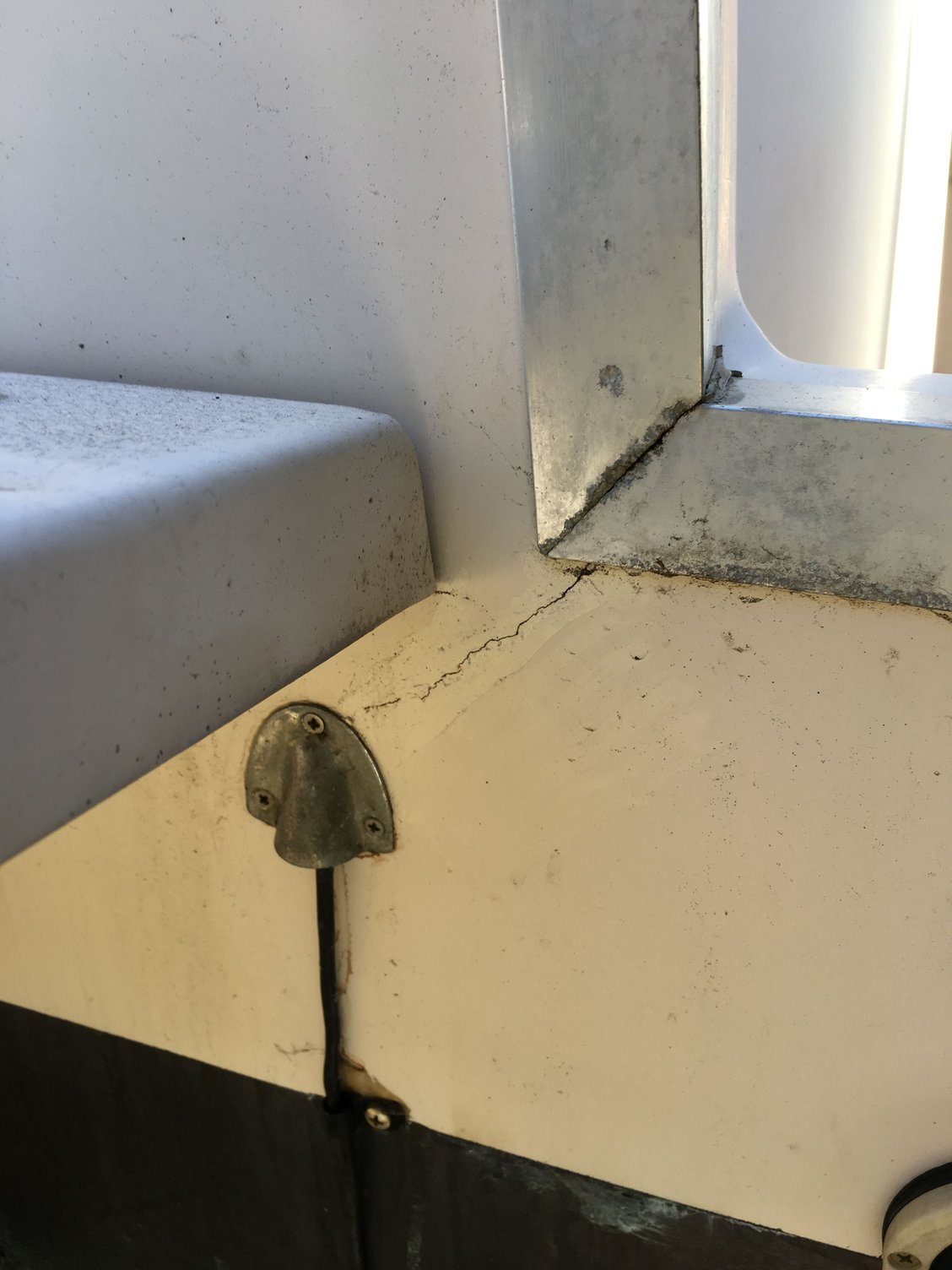Stress cracks on transom The Hull Truth Boating and Fishing Forum