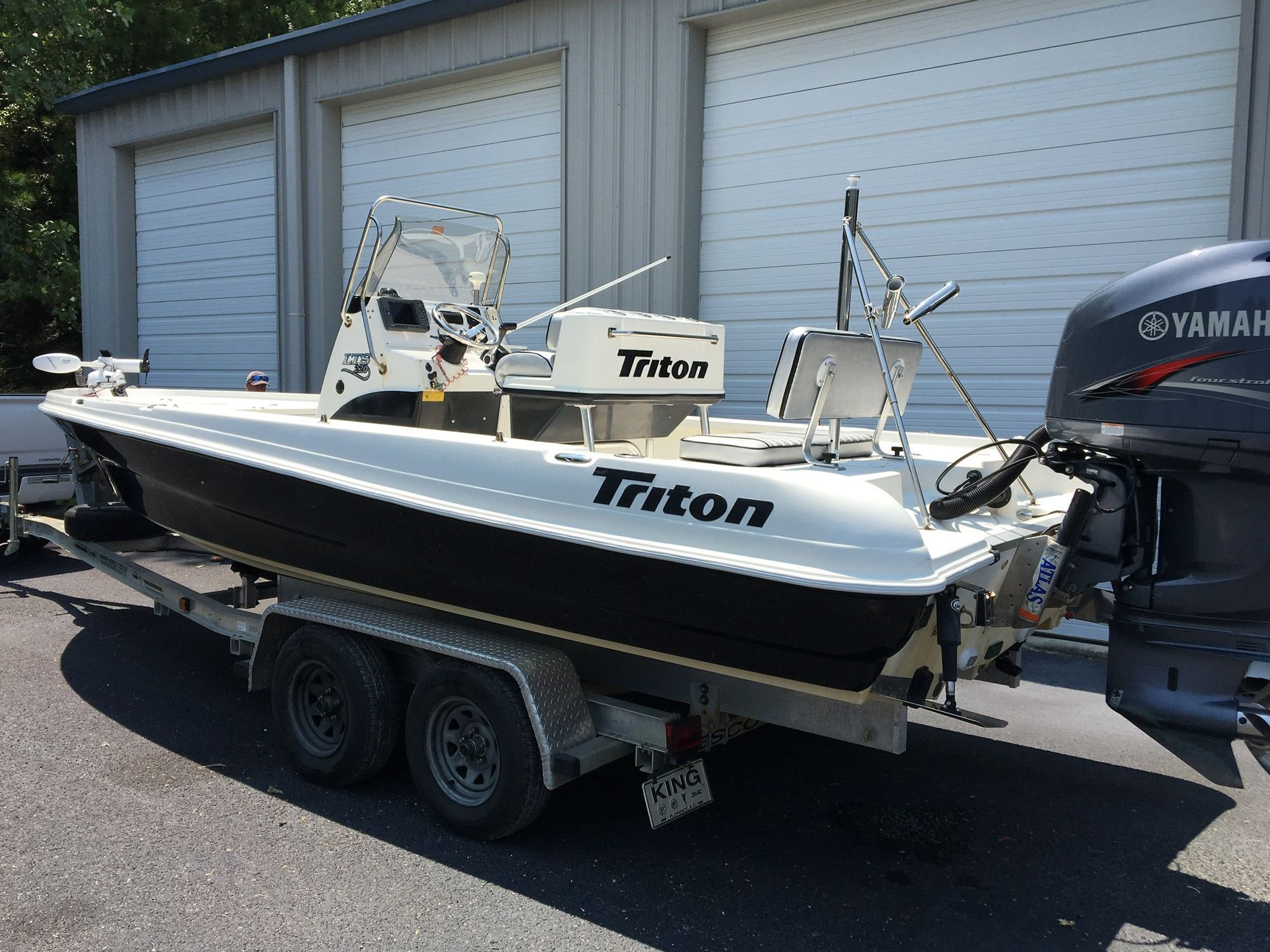 2004 Triton 220 LTS Tunnel Edition - The Hull Truth - Boating and ...