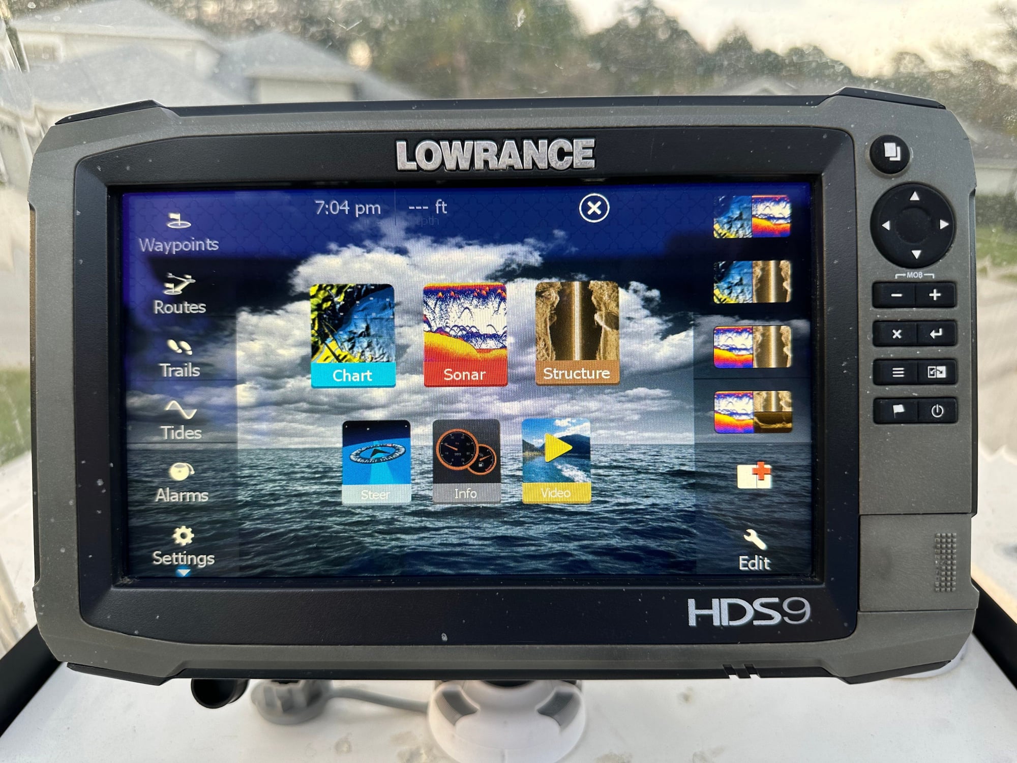 Lowrance HDS Gen 3 Two Screens & 3D Structure Scan Dual Transducers ...