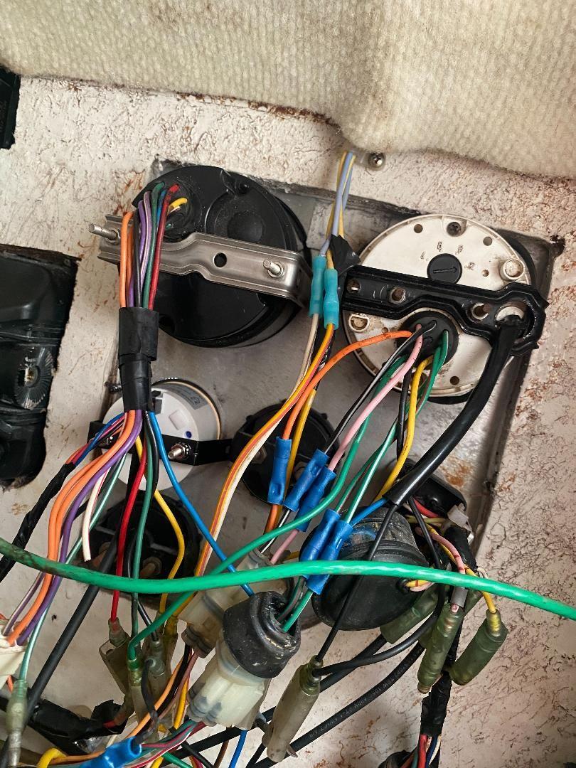 Getting this Yamaha fuel management gauge to work with ox66 The Hull