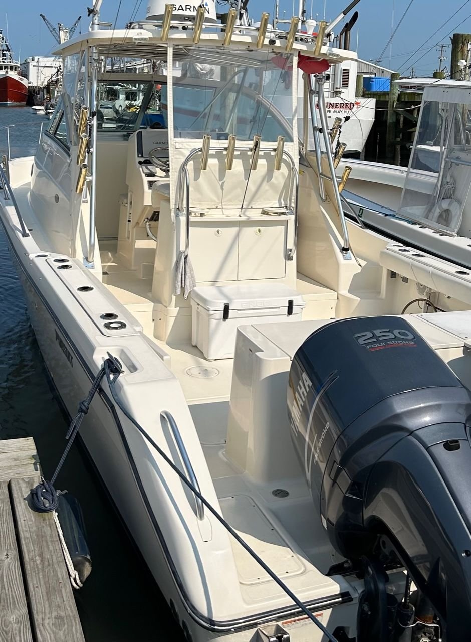 Used 2001 Pursuit 3070 Offshore Center Console, 21220