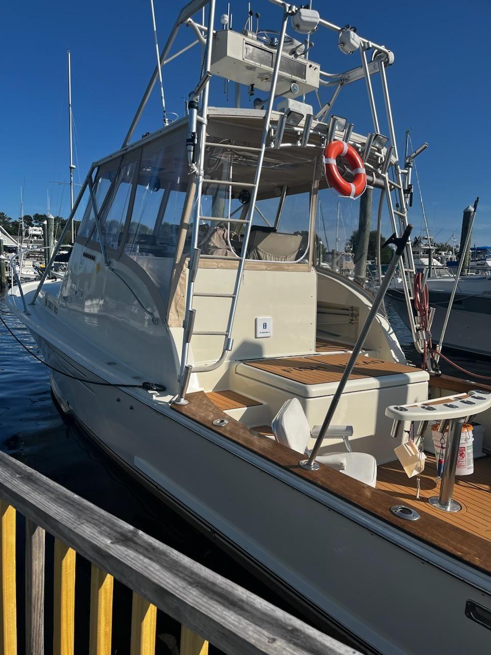 Runaway Sport Fishing Boat