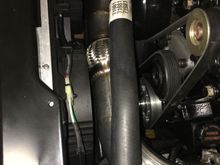 Flex coupler just barely rests on the shroud