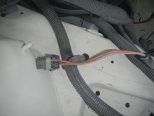 This is the 2 wire plug on the Tahoe battery cable. I'm going to cut this plug off and tie the 2 wires into the new plug connections.