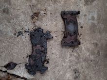 What the pads on the LR caliper looks like