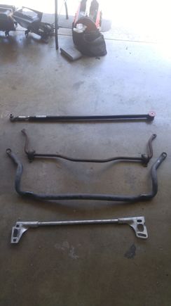 Just the sway bars not the wonder bar or pan hard. Those are listed in another thread for sale