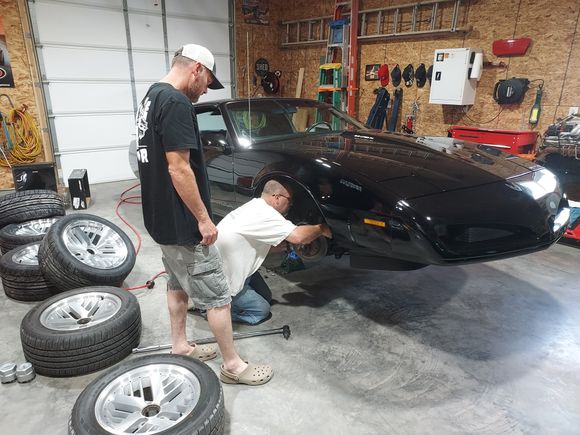 Installed his set of Hawks 17x9 Formula wheels