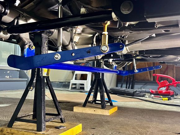 Homemade adjustable rear sway bar set up.