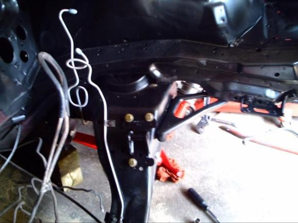 motor mount &amp; brake line after paint and such.