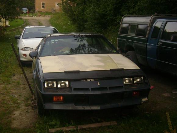 front view of the car after changing the hood, wish i had a cowl or daytona hood