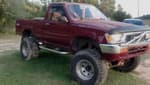 1990 toyota puckup 4x4. 4 inch trailmaster lift. on 33x12.5in groundhogs
