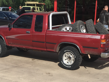 My hubs up front got sprayed silver (I’m working on getting them red again but they are the stock ones ) 