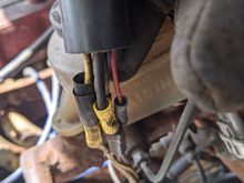 Looks like it was changed from 3 wire to 4 wire for whatever reason, and terribly done
