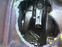 One good close up shot of the conecting rod, still atached to the crank.  Still spins on the crank bearring, only one tight spot otherwize full rotation.