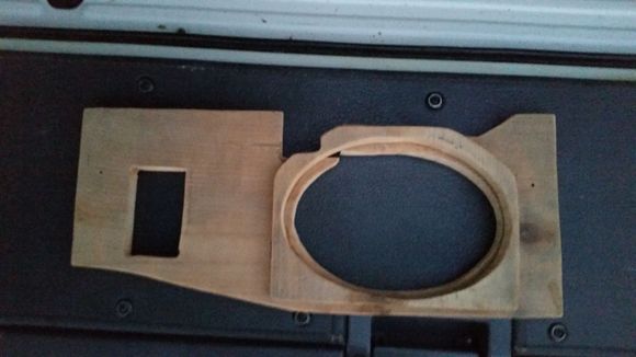 Support for rear speaker