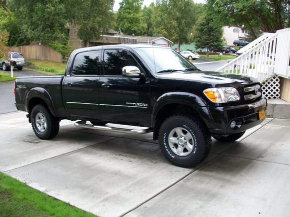 06 Tundra SR5, bought new and drove for 10 years, this is 2009 right after installing a leveling kit and replacing the original tires