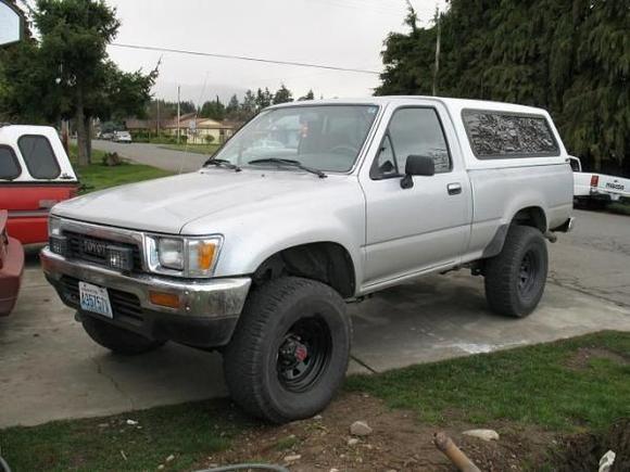 pulled the decal off and put some 31's on much better