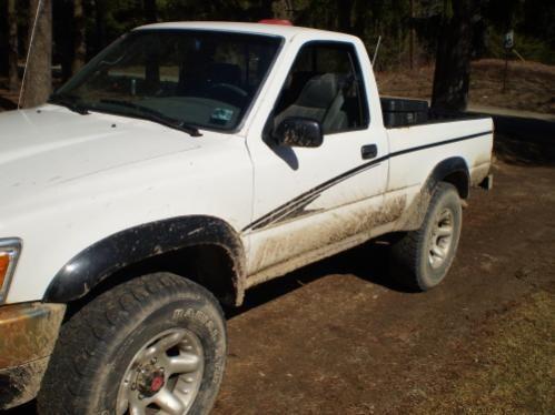 94 22re, daily driver, frame is shot :(