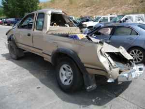 wrecked 2001 toyota tacoma