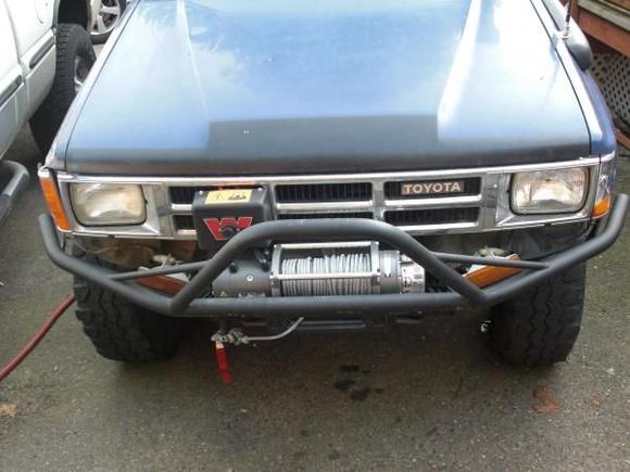 Winch and bumper, front view