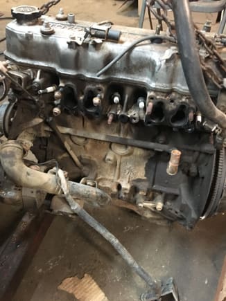 87 motor.... so the exhaust manifold might get tricky... can I just bolt up my other manifold to block off the top of the pears??