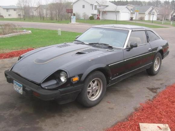 one dent on the fender and i have to put the trim peice back on the piller other then that this side lookd nice