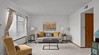 Villa West Apartments & Townhomes - Topeka, KS