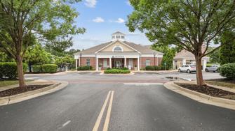 The Pointe at New Town Apartments - Williamsburg, VA