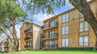 Country Green Apartments - Dallas, TX