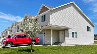 Woodside Townhomes - Minot, ND