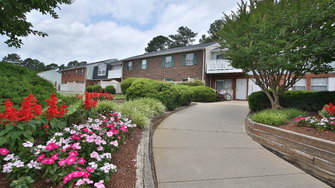 Woodland Creek Townhomes & Apartments - Durham, NC