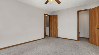 Springcreek Apartments and Townhomes - Derby, KS