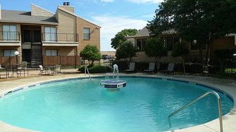 District West Apartments  - Lubbock, TX