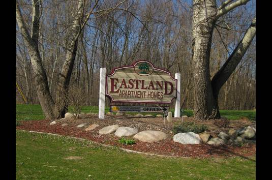 Eastland Apartments - 91 Reviews | Grand Rapids, MI Apartments for Rent