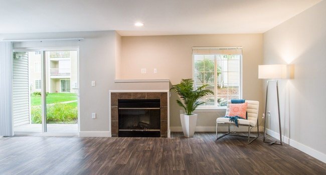 The Lighthouse 30 Reviews Kent Wa Apartments For Rent Apartmentratings C